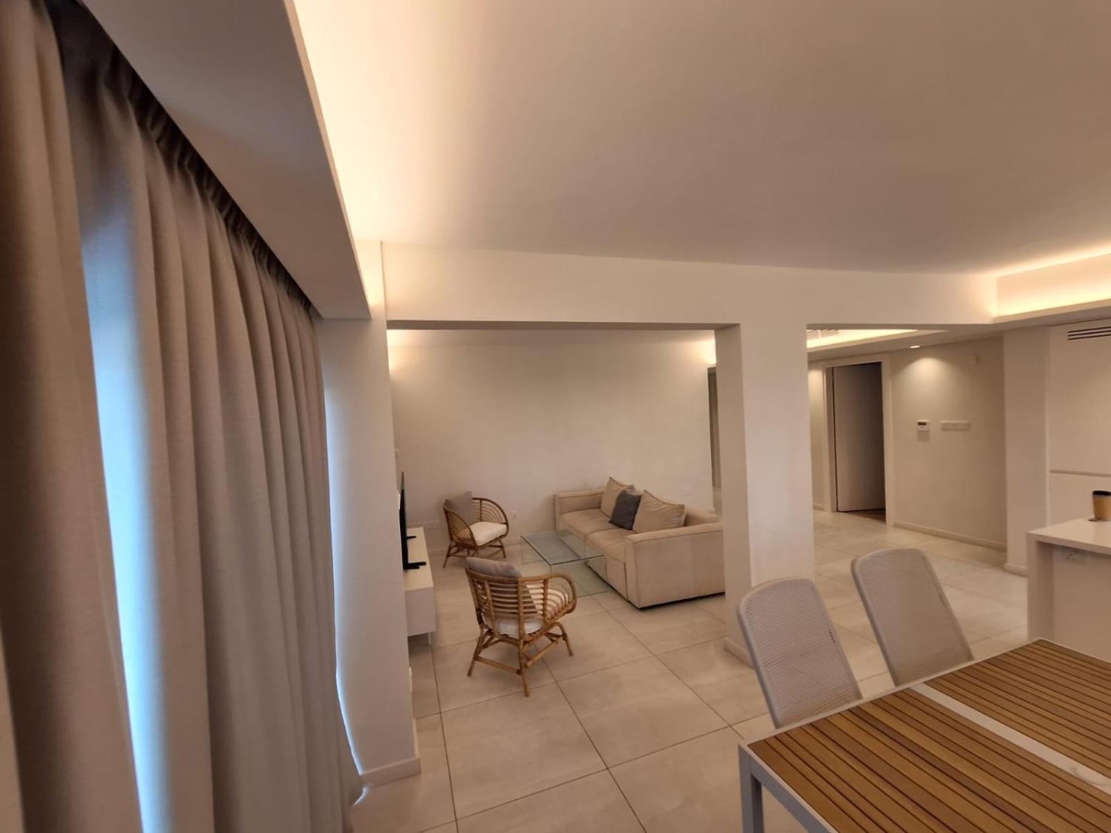 Emerald Suites 프로타라스 외부 사진
